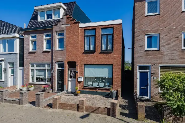 Twee-onder-één-kap te koop: Willebrordstraat 11, Heidebuurt Ijmuiden