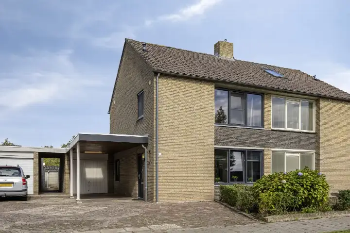 Twee-onder-één-kap te koop: Willem-Alexanderstraat 13, Mierlo-Dorp Mierlo