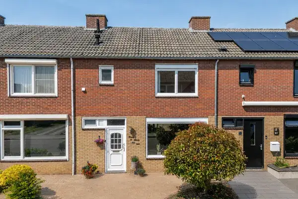 Tussenwoning te koop: Willem Alexanderstraat 3, Velden-West Velden