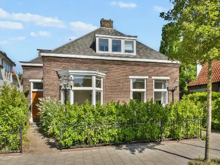 Detached house for sale: Willem de Zwijgerlaan 4, Oranje Nassau Oegstgeest