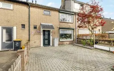 Tussenwoning te koop: Willem de Zwijgerlaan 7, Maartensdijk Kern Maartensdijk