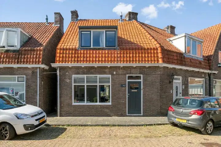 Hoekwoning te koop: Willem de Zwijgerstraat 13A, Brunnepe Kampen