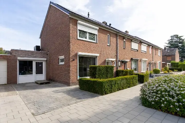 Tussenwoning te koop: Willem de Zwijgerstraat 79, Moesel Weert