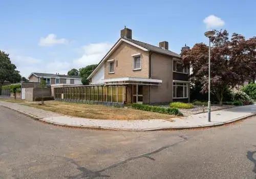 Vrijstaande woning te koop: Willem I straat 18, Budschop Nederweert