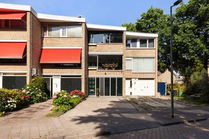 Terraced house for sale: Willem Lodewijklaan 17, Statenbuurt Vlaardingen