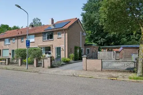 Hoekwoning te koop: Willem Lodewijklaan 2, Beatrixpark Ede