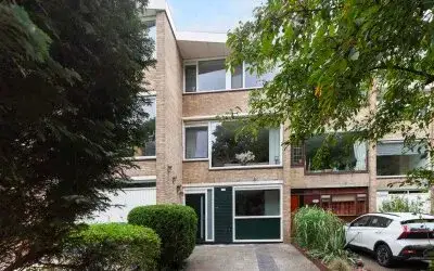 Terraced house for sale: Willem Lodewijklaan 35, Statenbuurt Vlaardingen