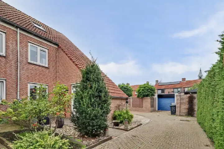 Corner house for sale: Willem van Beierenstraat 30, Oud-Vossemeer Oud-Vossemeer