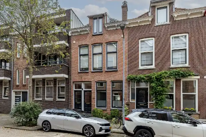 Studio for sale: Willem van Hillegaersbergstraat 52A, Hillegersberg Zuid Rotterdam
