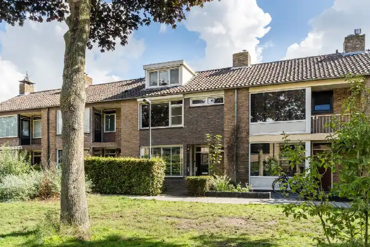 Tussenwoning te koop: Willem van Oranjestraat 33, Oud-West Oosterhout