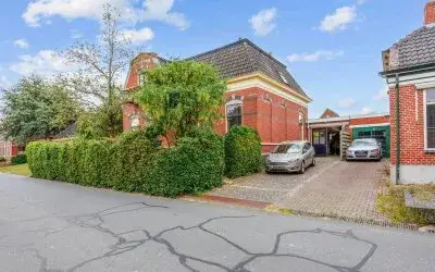 Detached house for sale: Willem de Zwijgerstraat 9, Baflo Baflo