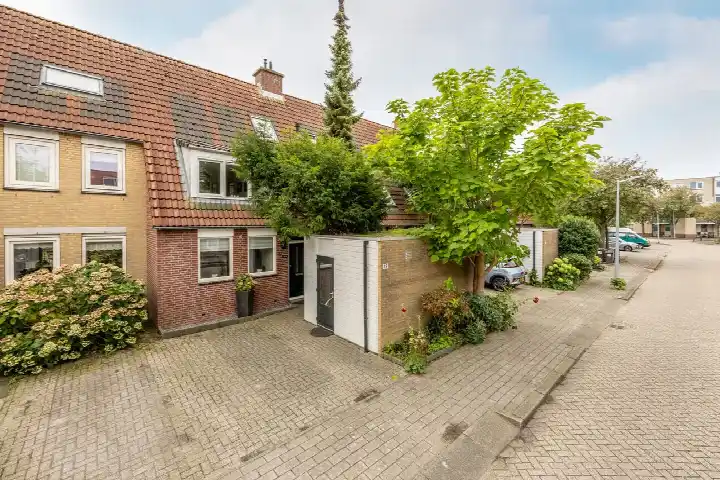 Terraced house for sale: Willemsbos 39, Hoofddorp Overbos Zuid Hoofddorp