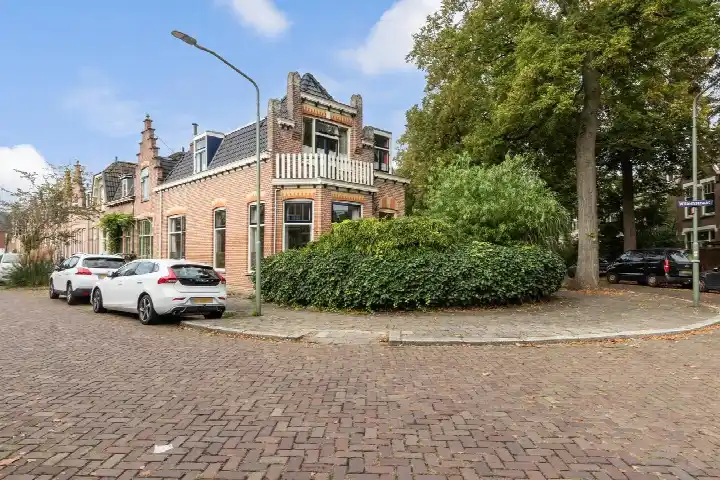 Terraced house for sale: Willemstraat 28, Emmastraat en omgeving Dordrecht