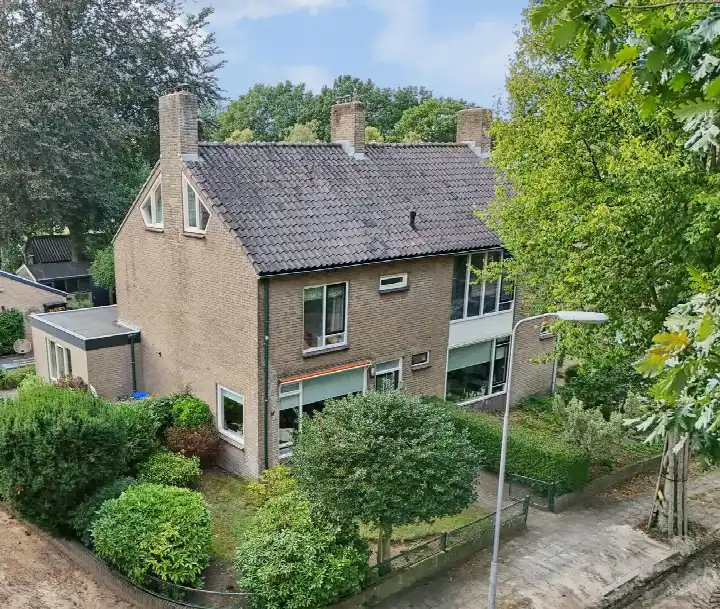 Semi-detached for sale: Wilterdinkstraat 23, Zeeheldenbuurt Ede