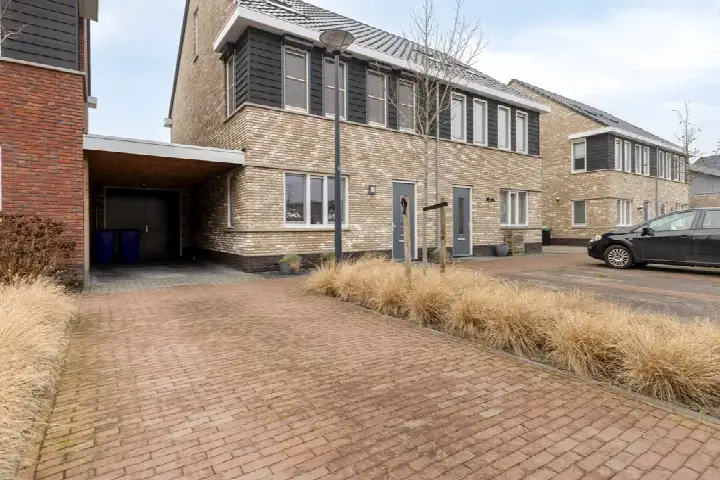 Tussenwoning te koop: Wim Boonsstraat 11, Raamsdonk Raamsdonk