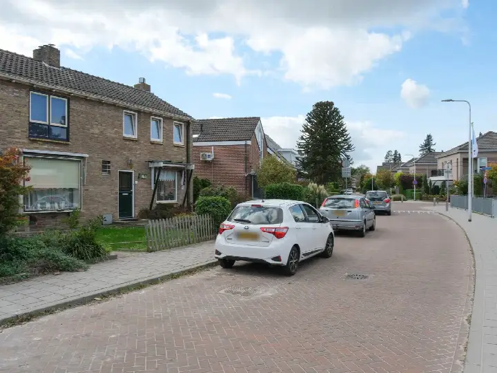 Corner house for sale: Windslaan 21, Hofkamp Oost Almelo