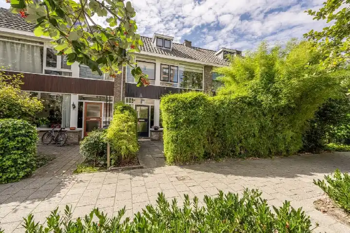 Tussenwoning te koop: Wingerdlaan 12, Schiebroek Rotterdam