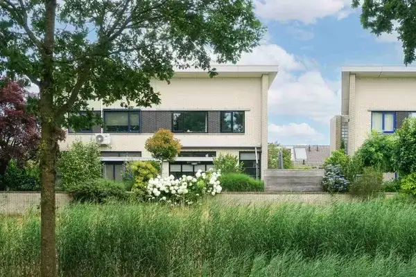 Twee-onder-één-kap te koop: Winstongaarde 10, Hoge Hoven Amersfoort