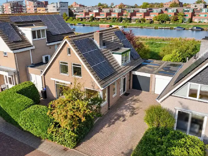 Semi-detached for sale: Winterkade 25, Buitenhof-Midden-West Leiderdorp