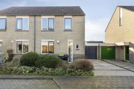 Terraced house for sale: Winterkoning 27, Oud-Beijerland Zoomwijck Oud-Beijerland
