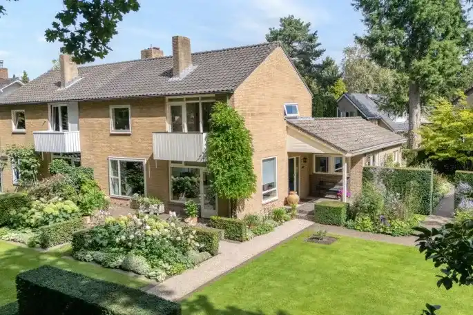 Twee-onder-één-kap te koop: Wipstrikkerallee 197, Wipstrik-Noord Zwolle