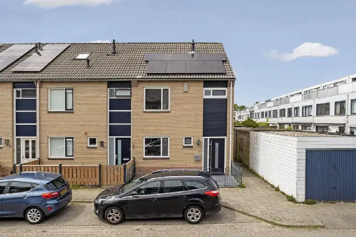 Corner house for sale: Wisentstraat 15, Faunabuurt Zuidwest Almere