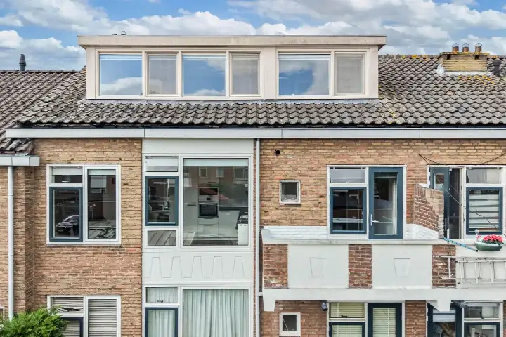 Appartement te koop: Witte de Withstraat 22, Emmalaan Alphen Aan Den Rijn