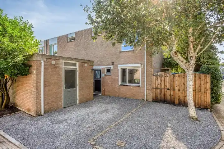 Hoekwoning te koop: Wittezeestraat 70, Getijdenbuurt, Sportpark Doggersbank Lelystad
