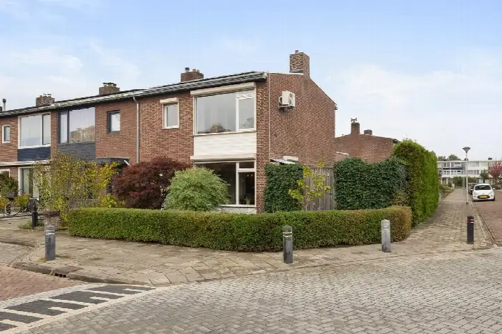 Corner house for sale: Wolbergstraat 37, Turfberg-Zuid Valkenswaard