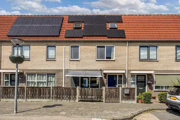 Tussenwoning te koop: Wolgastraat 14, Wijkcentrum, Voorstraat Lelystad