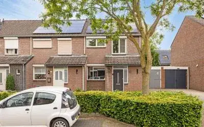 Tussenwoning te koop: Wolvepad 47, Berghem-Noord Berghem