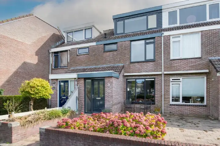 Tussenwoning te koop: Wonge 24, Schelphoek Warmenhuizen