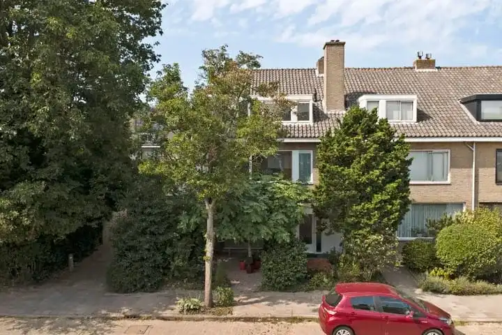 Corner house for sale: Woodrow Wilsonlaan 1, Presidentenbuurt Rijswijk (Zh)
