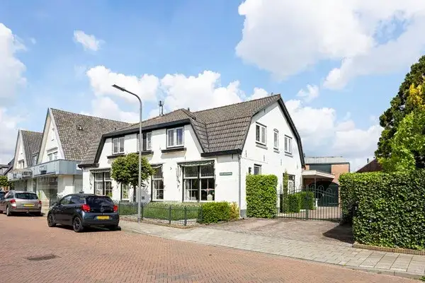 Twee-onder-één-kap te huur: Worth Rhedenseweg 2, Rheden Rheden