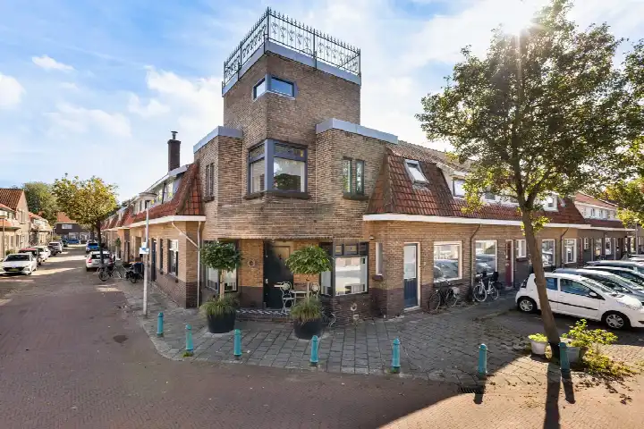 Terraced house for sale: Woudstraat 1, De Korte Akkeren Oud Gouda