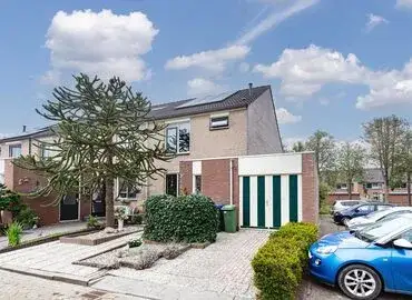 Corner house for sale: Wouter van Langherakelaan 16, Langerak-Dorp Langerak