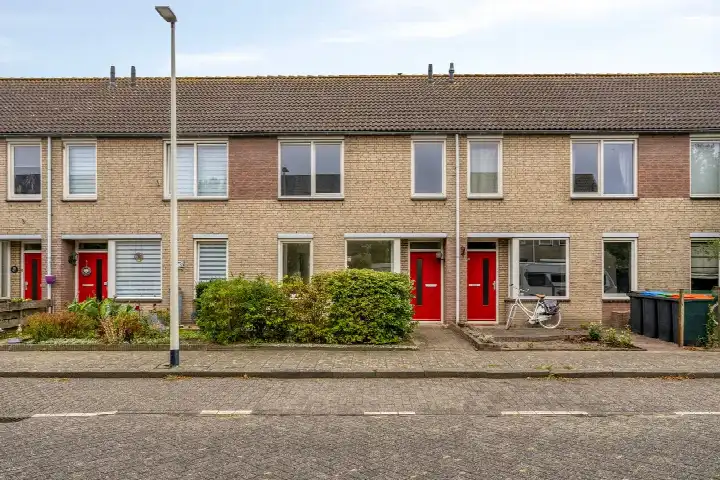 Terraced house for sale: Yersekeroord 22, Bergse Plaat Bergen Op Zoom
