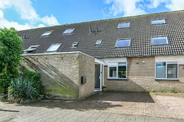 Tussenwoning te koop: Zadelmaker 125, Nieuw-Vennep Welgelegen Noord Nieuw-Vennep