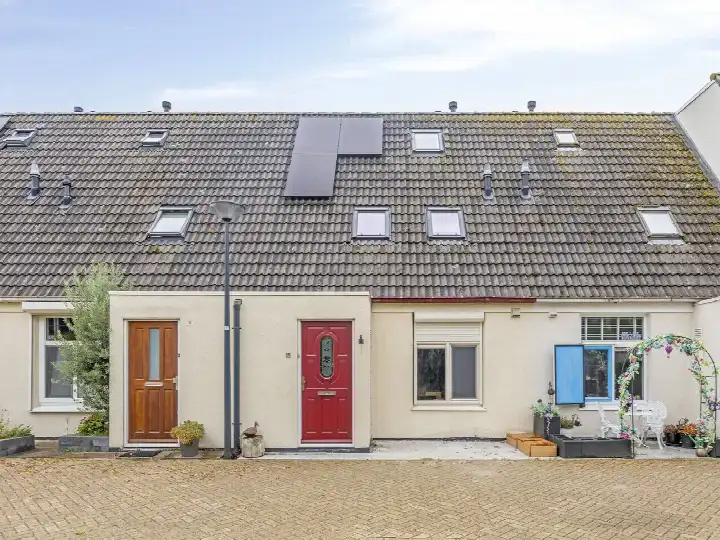 Terraced house for sale: Zadelmakerhof 15, Ambachtenbuurt Schiedam