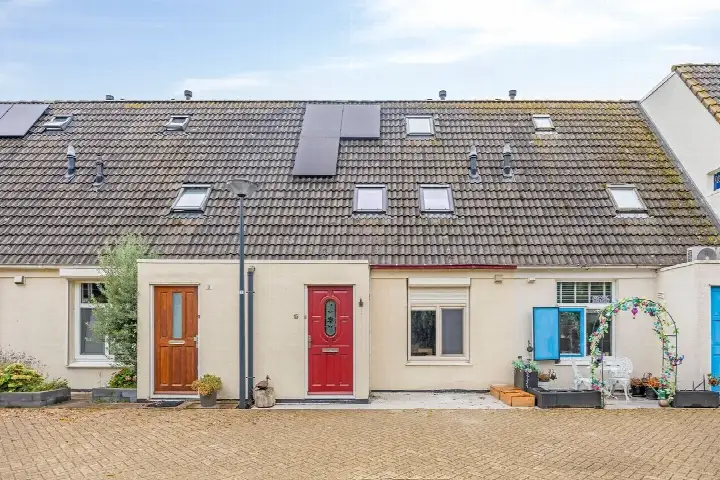 Tussenwoning te koop: Zadelmakerhof 15, Ambachtenbuurt Schiedam