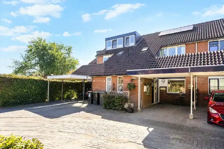 Terraced house for sale: Zadelmakerstraat 10, De Vergert Duiven
