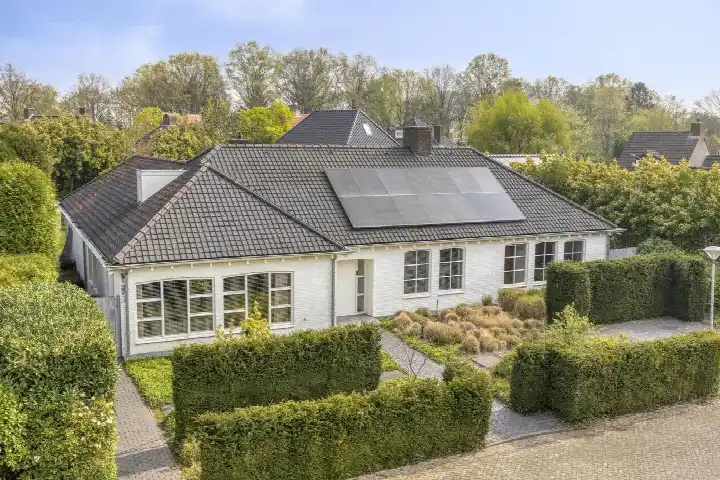 Vrijstaande woning te koop: Zandbergstraat 1, Turfberg-Zuid Valkenswaard