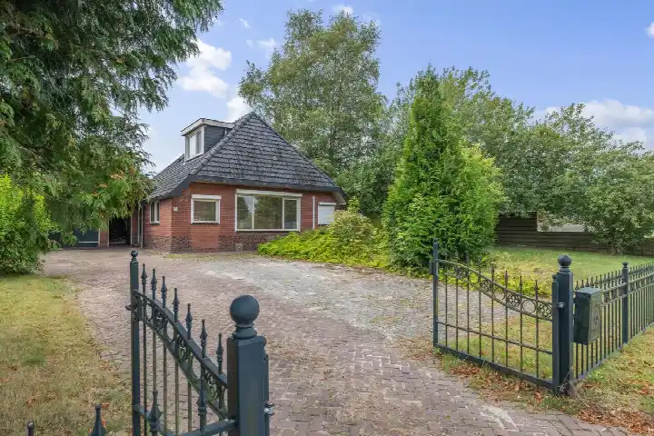 Vrijstaande woning te koop: Zandlaan 15, Nieuw-Amsterdam-Centrum Nieuw-Amsterdam