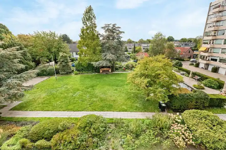 Apartment for sale: Zandvoorter Allee 142, Bosch en Vaart Haarlem