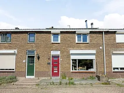 Tussenwoning te koop: Zeedijk 18, Stad aan 't Haringvliet woonkern Stad Aan 'T Haringvliet
