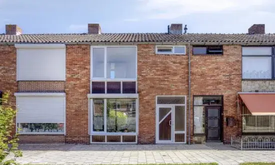 Terraced house for sale: Zeelandiastraat 8, Kern Sas van Gent Sas Van Gent