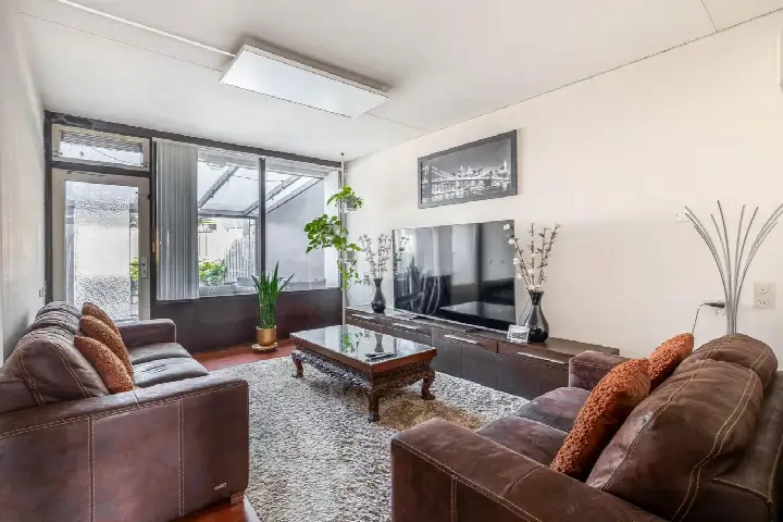 Tussenwoning te koop: Zeeltsloot 71, Slotenbuurt Zoetermeer