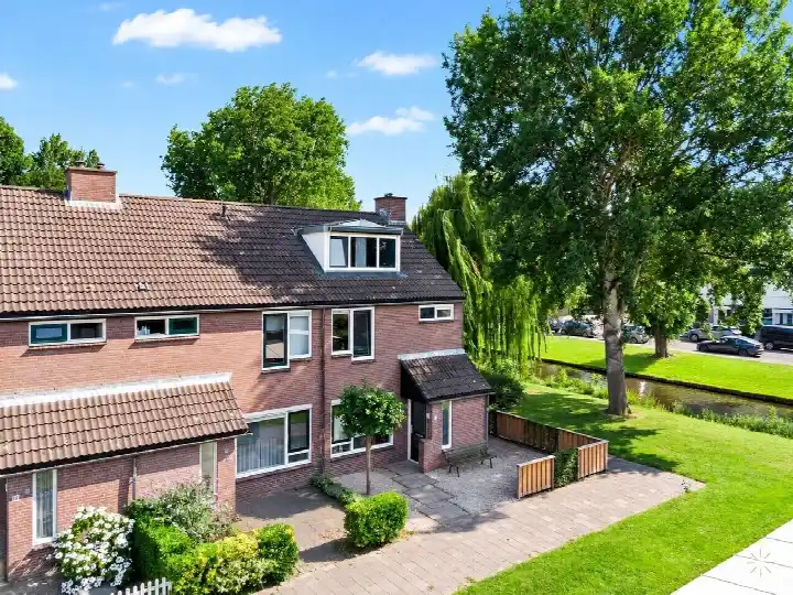 Corner house for sale: Zeemanhof 17, Kudelstaart Kudelstaart