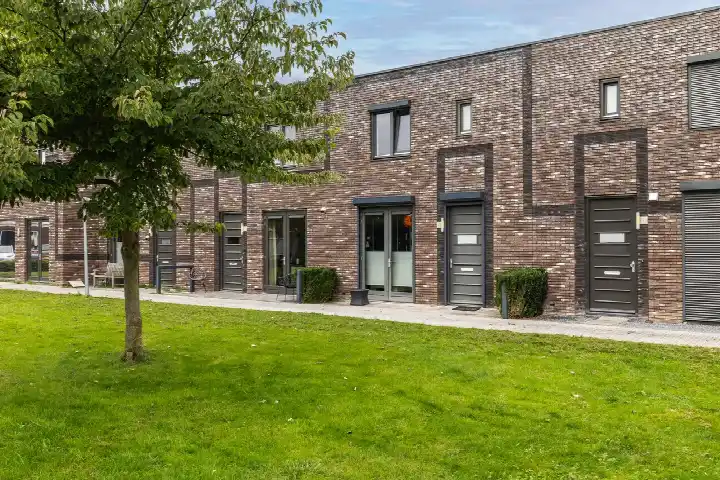 Tussenwoning te koop: Zeepkruidstraat 35, Flora Midden Lelystad