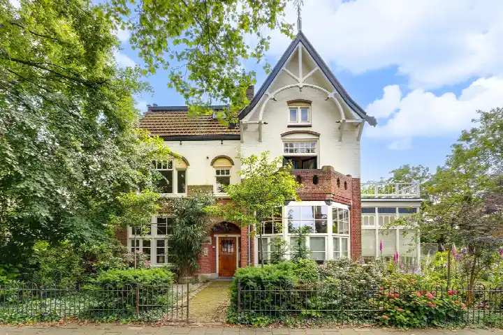 Vrijstaande woning te koop: Zeestraat 126, Vondellaan Beverwijk